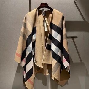 Burberry Classic Check Pattern Cape
